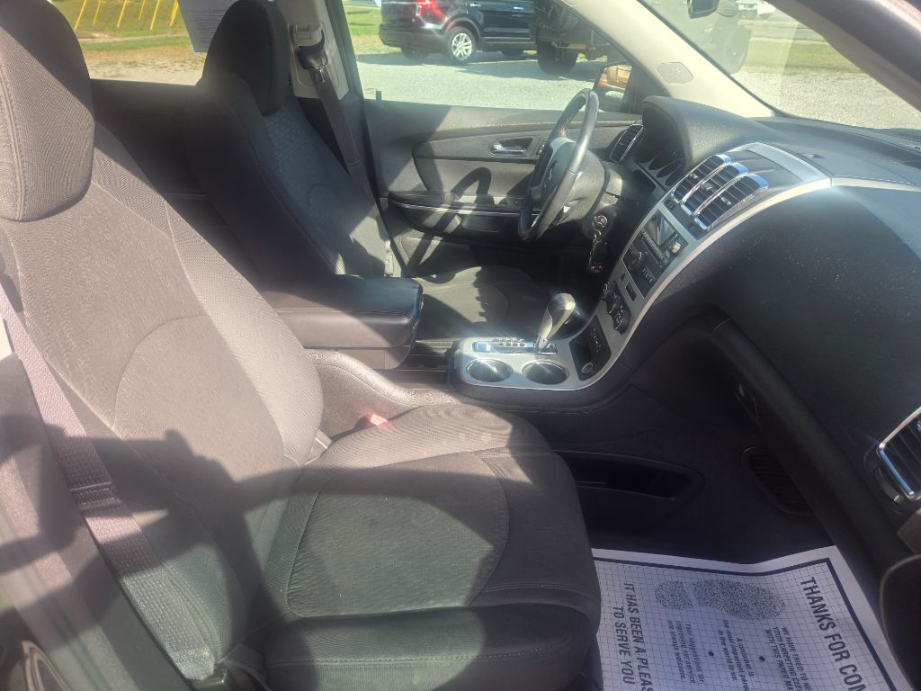 2011 GMC Acadia SLE - Photo 16