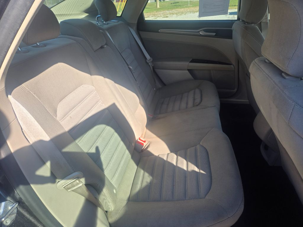 2017 Ford Fusion SE - Photo 14