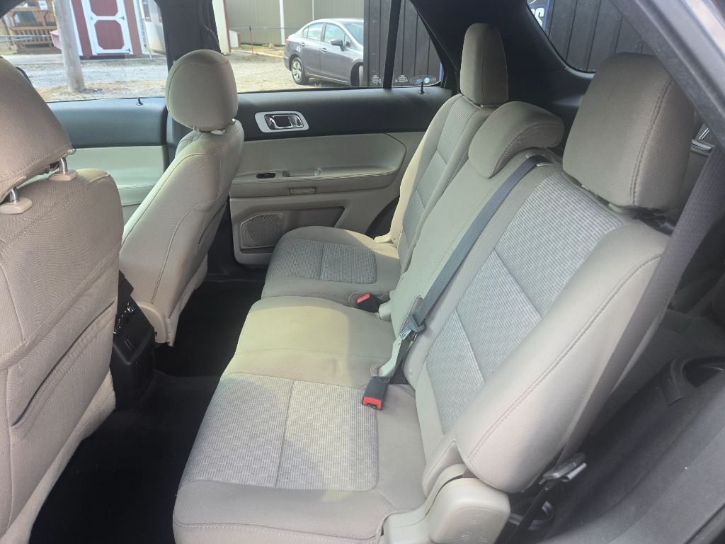 2015 Ford Explorer XLT - Photo 12