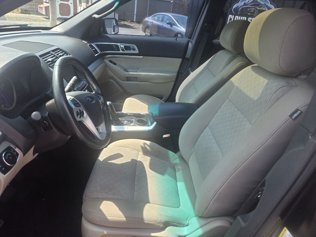 2015 Ford Explorer XLT - Photo 10