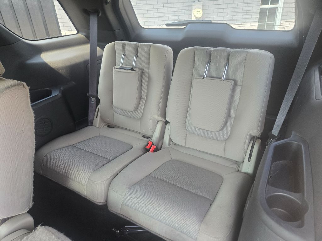 2015 Ford Explorer XLT - Photo 13